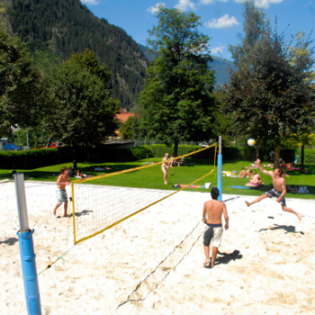 Volleyball_Platz_im_Freibad_Mayrhofen.jpg